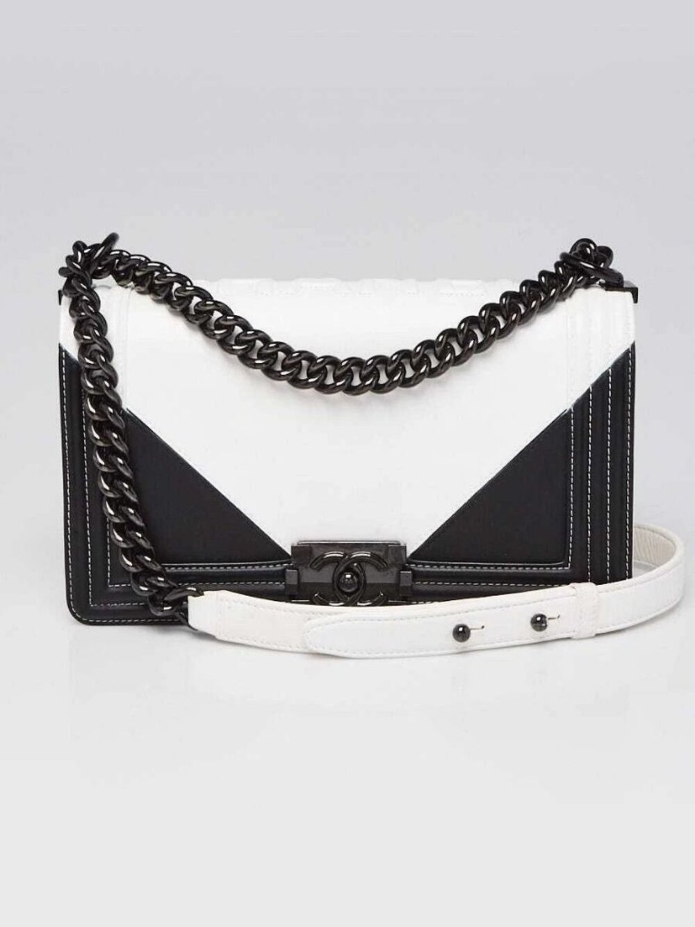 Chanel Black/White Quilted Calfskin Leather Geometric Medium Boy Bag